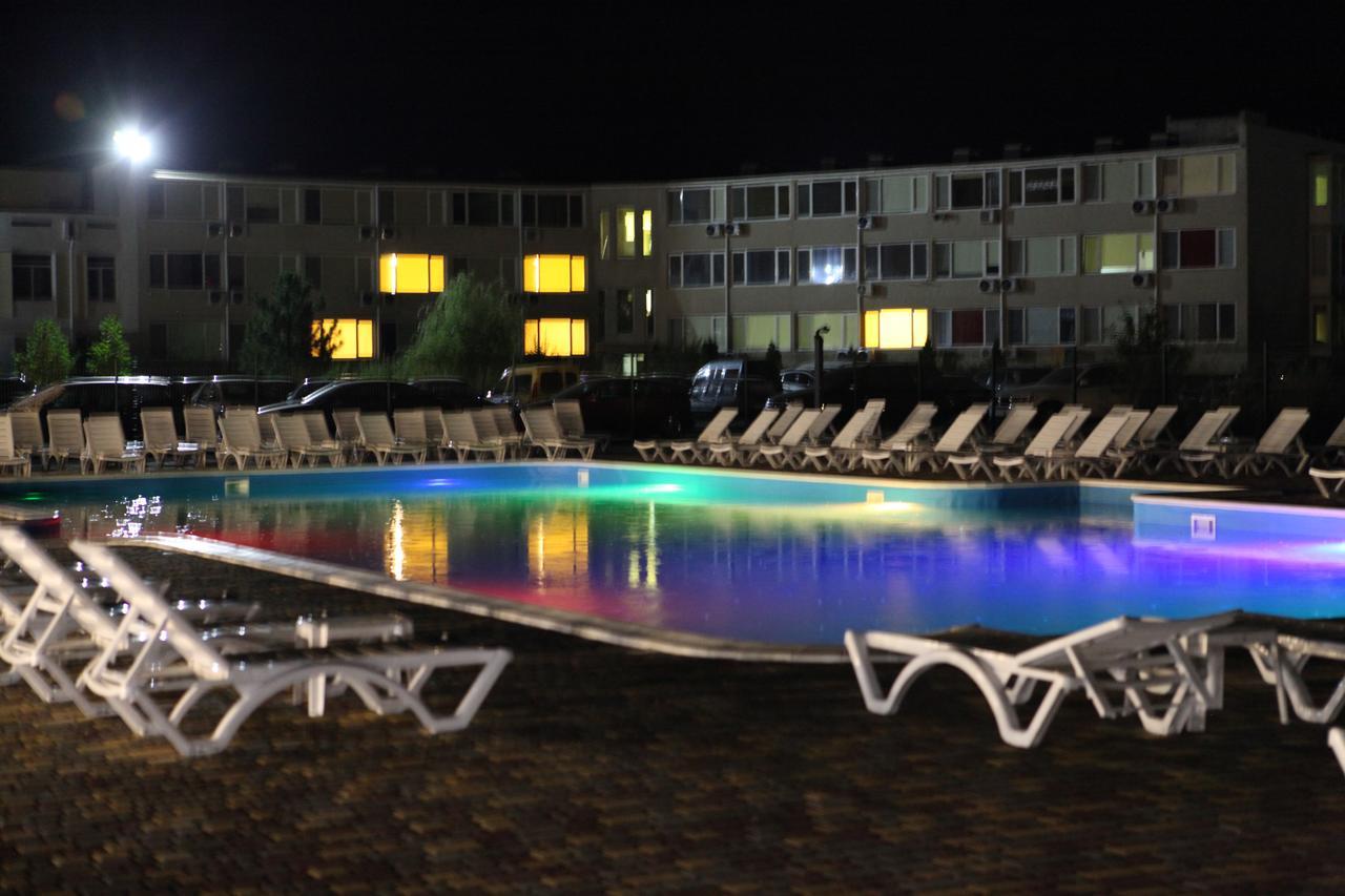 Hotel Promenad Zatoka Ngoại thất bức ảnh