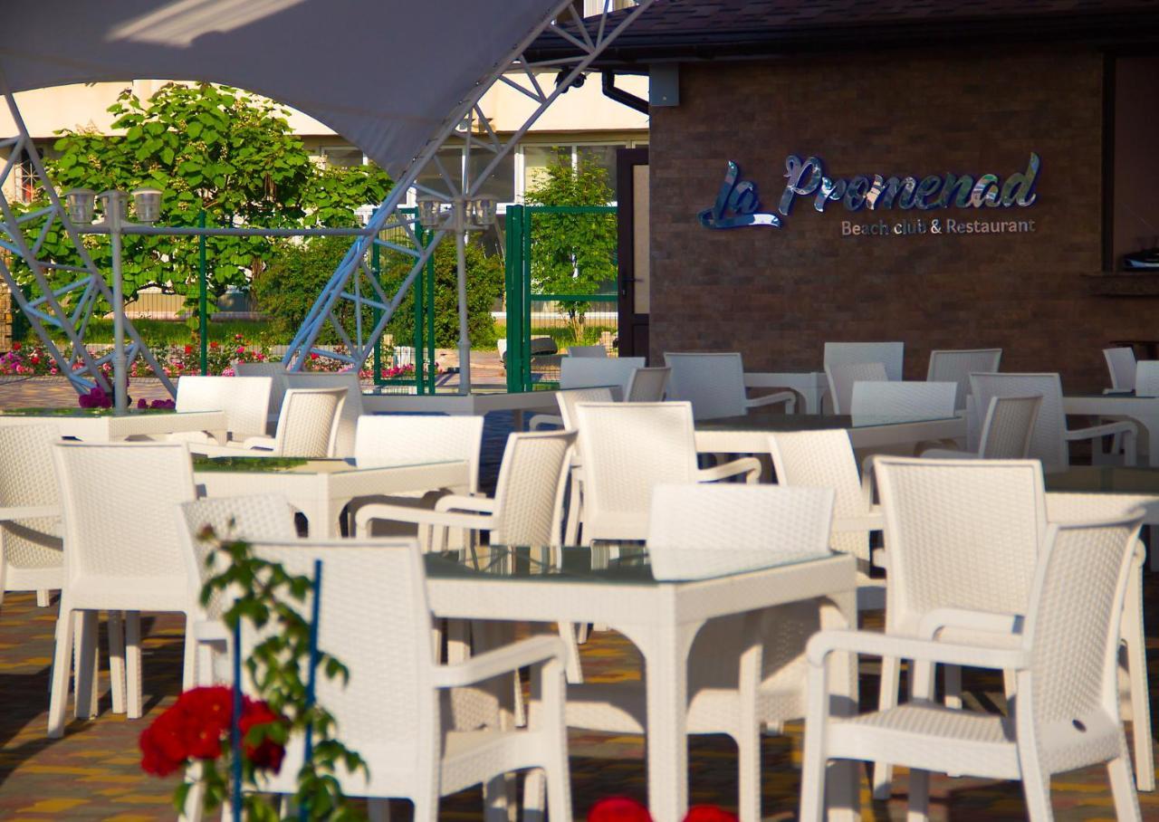 Hotel Promenad Zatoka Ngoại thất bức ảnh